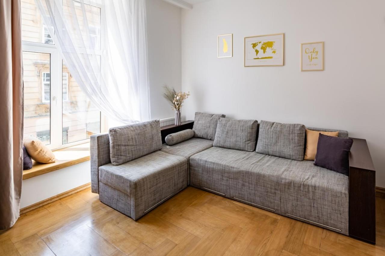 Three Bedroom Apartment On Rynok Square Leópolis Exterior foto